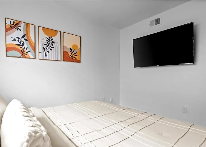 8br Retreat With Private Pool & Arcade, Sleeps 18 Holiday home *